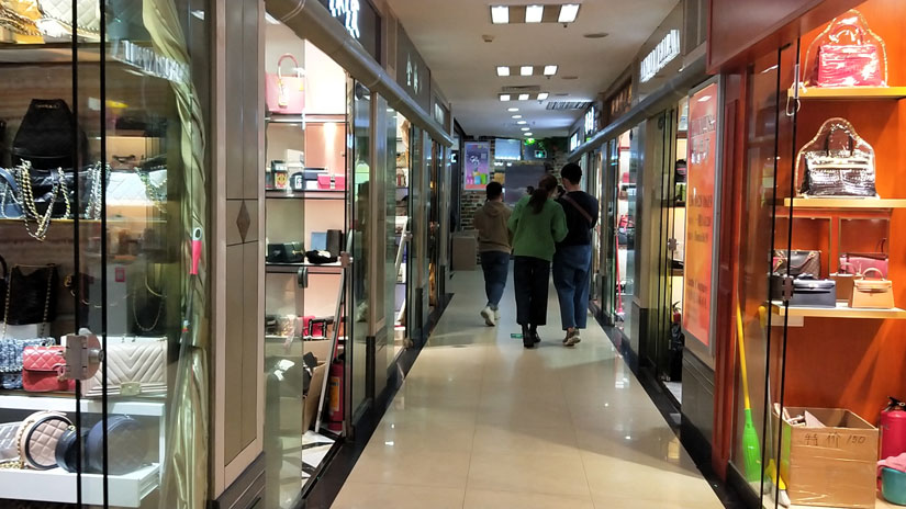 China Wholesale Market for Bags, Handbags, Totes, Wallets, Purses, Clutches and More